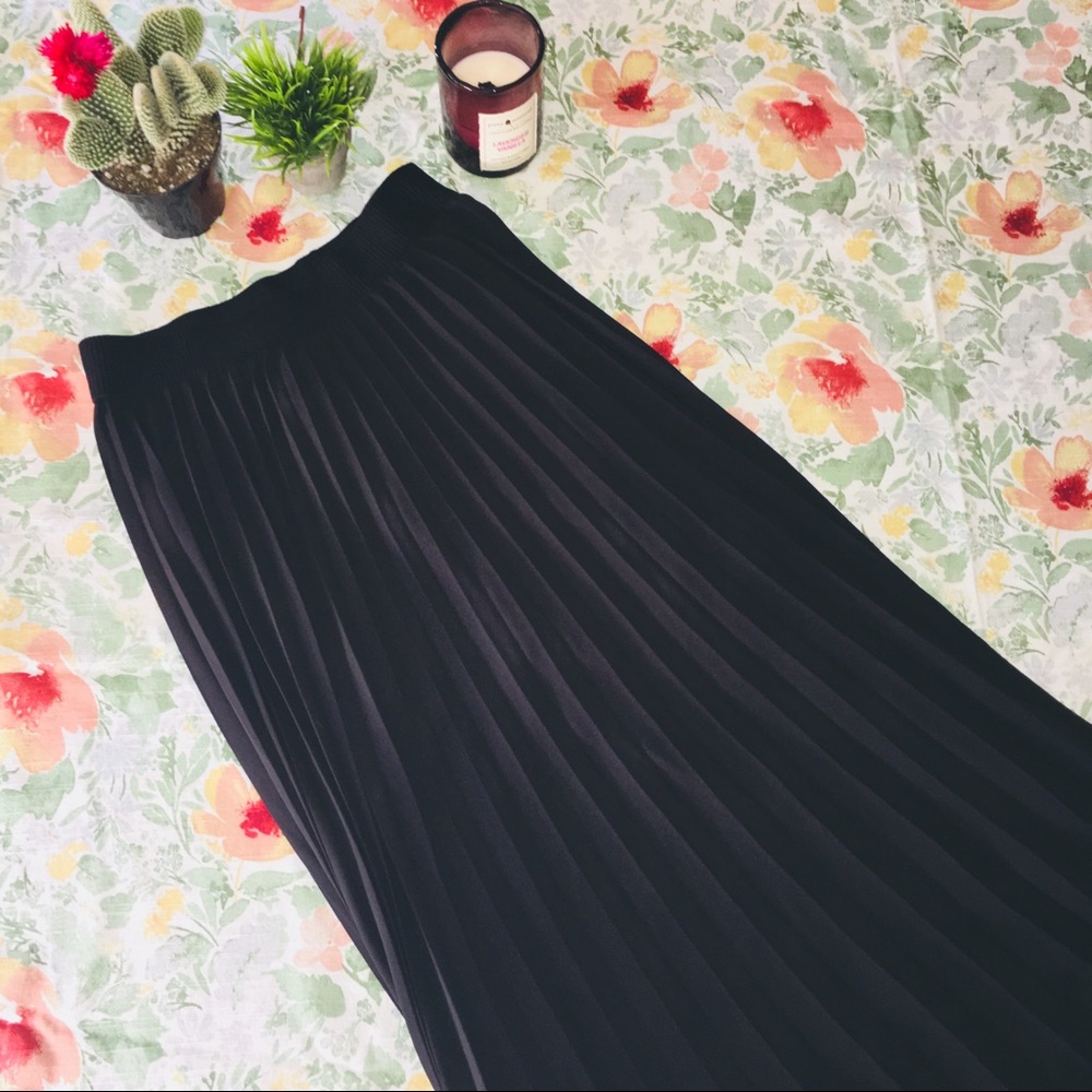 Black maxi skirt